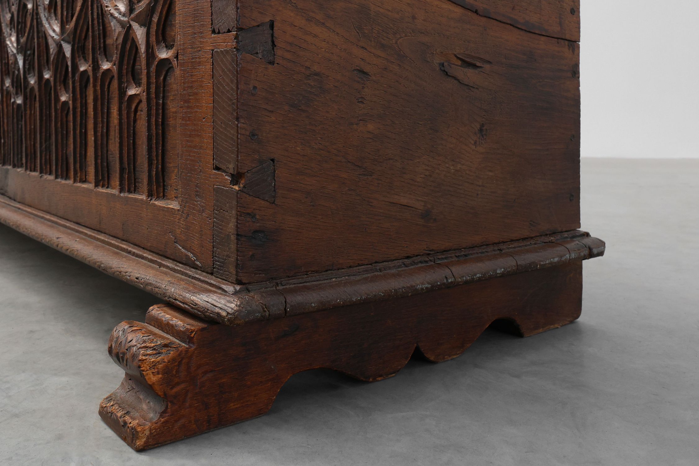 Rare Large Gothic 16th century carved solid oak chest, Francethumbnail
